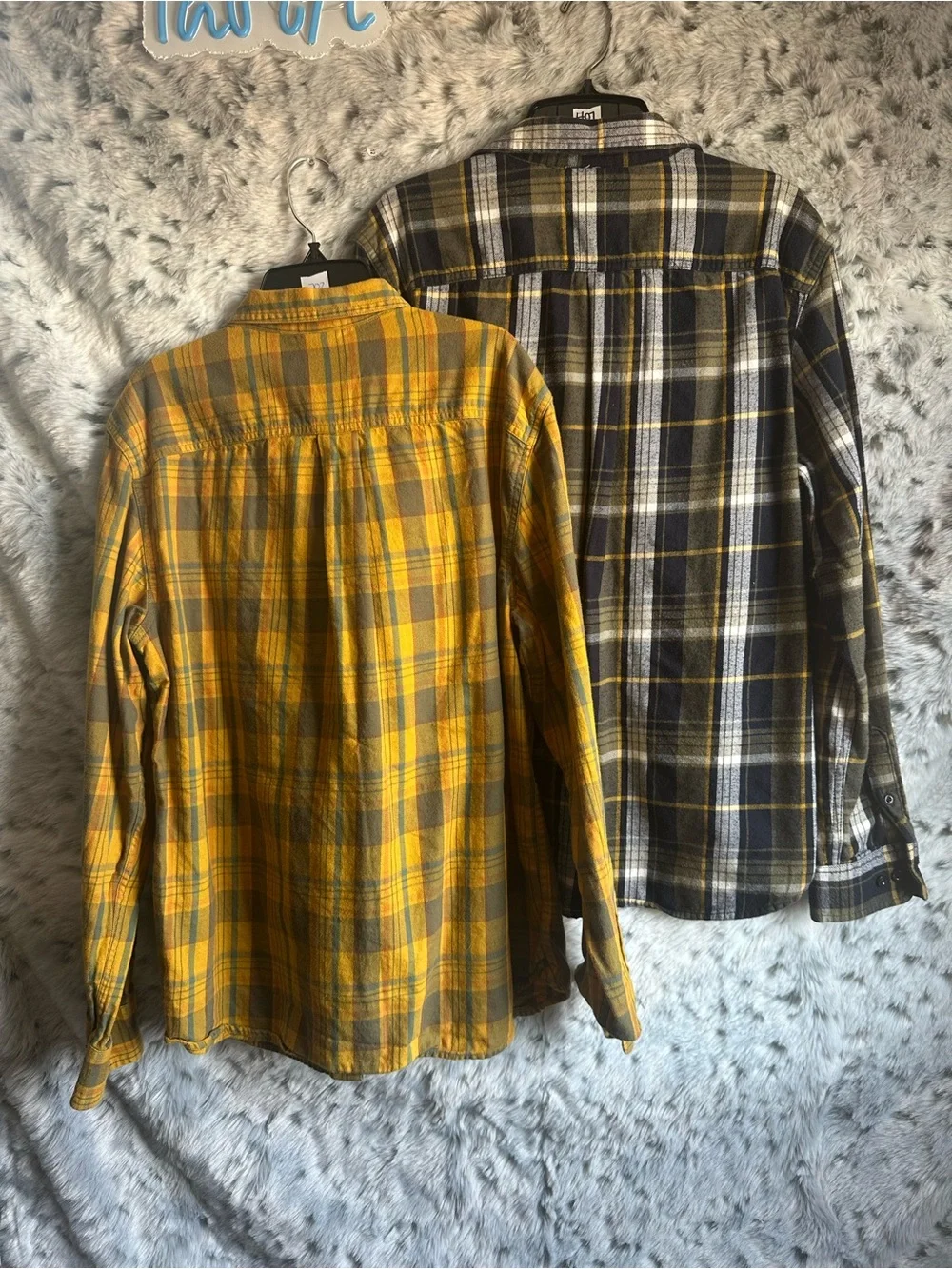 594. The northface mens med button shirts set of two